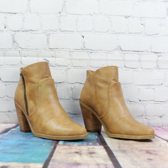 Dolce Vita Brown Leather Side Zipper High Heel Ankle Booties Size 8.5 - Picture 3 of 9